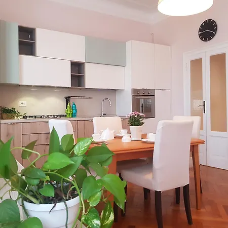 Romantic Flat In